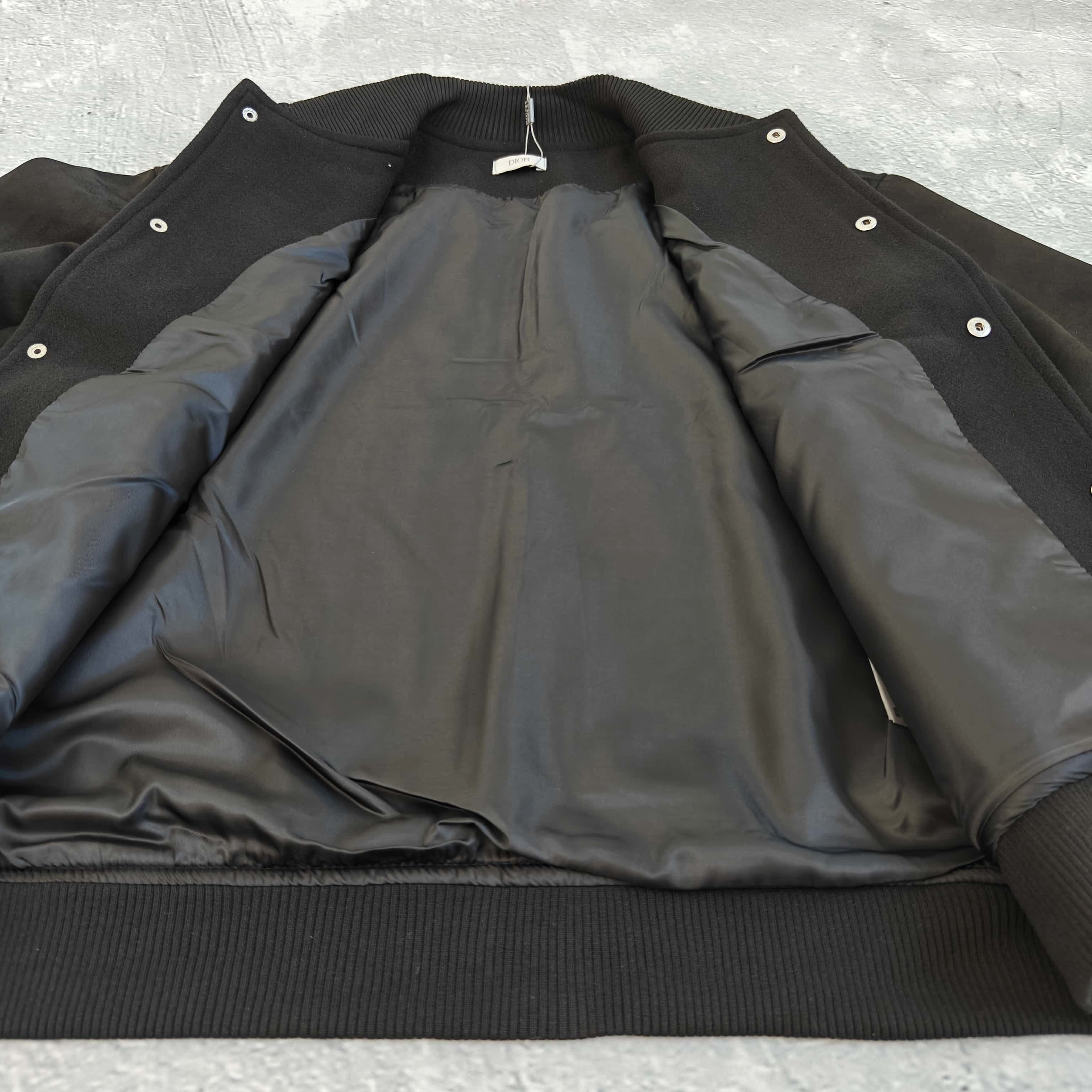 黑色小标棒球服夹克外套 - 滴 528836（ZN）