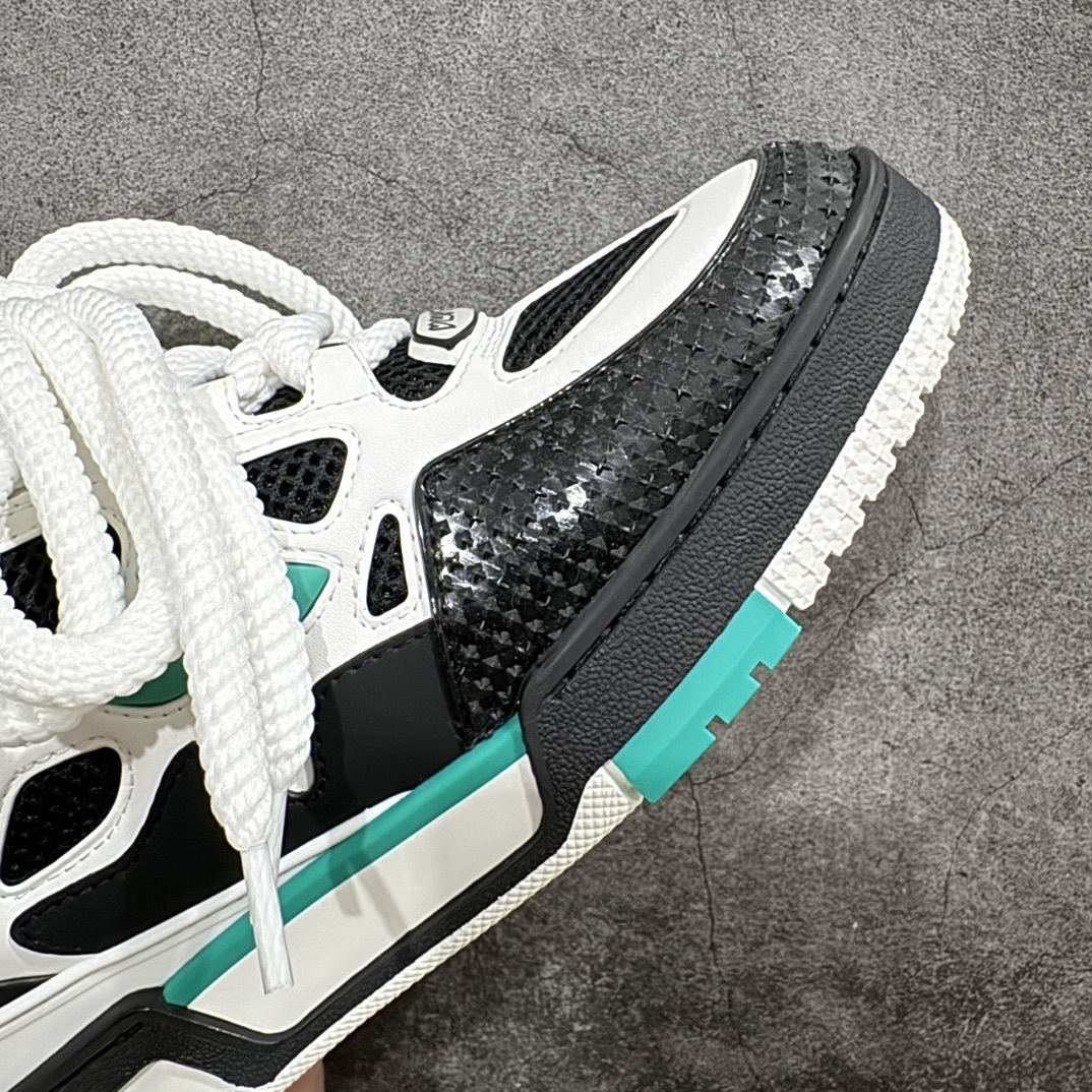 Louis Vuitton Sneakers SH528106