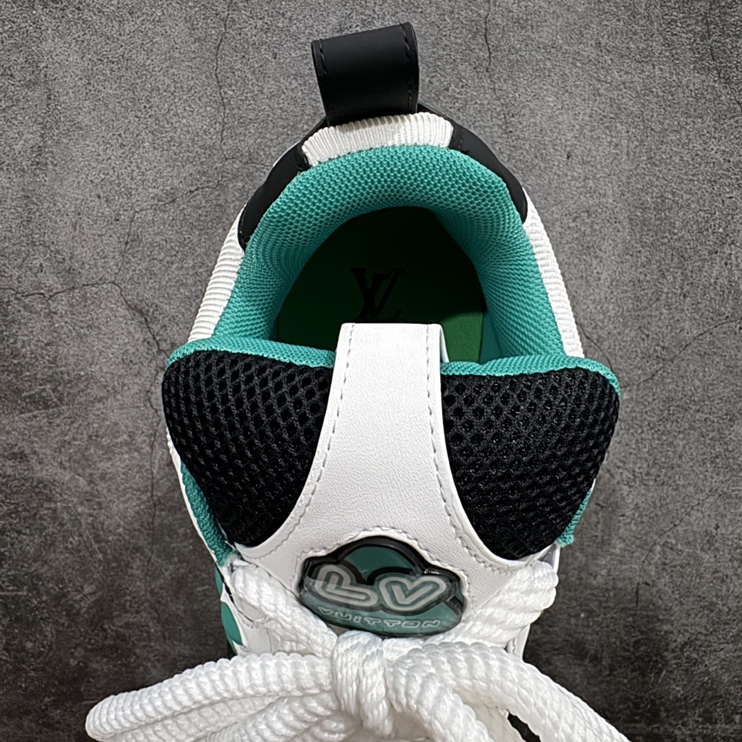 Louis Vuitton Sneakers SH528106