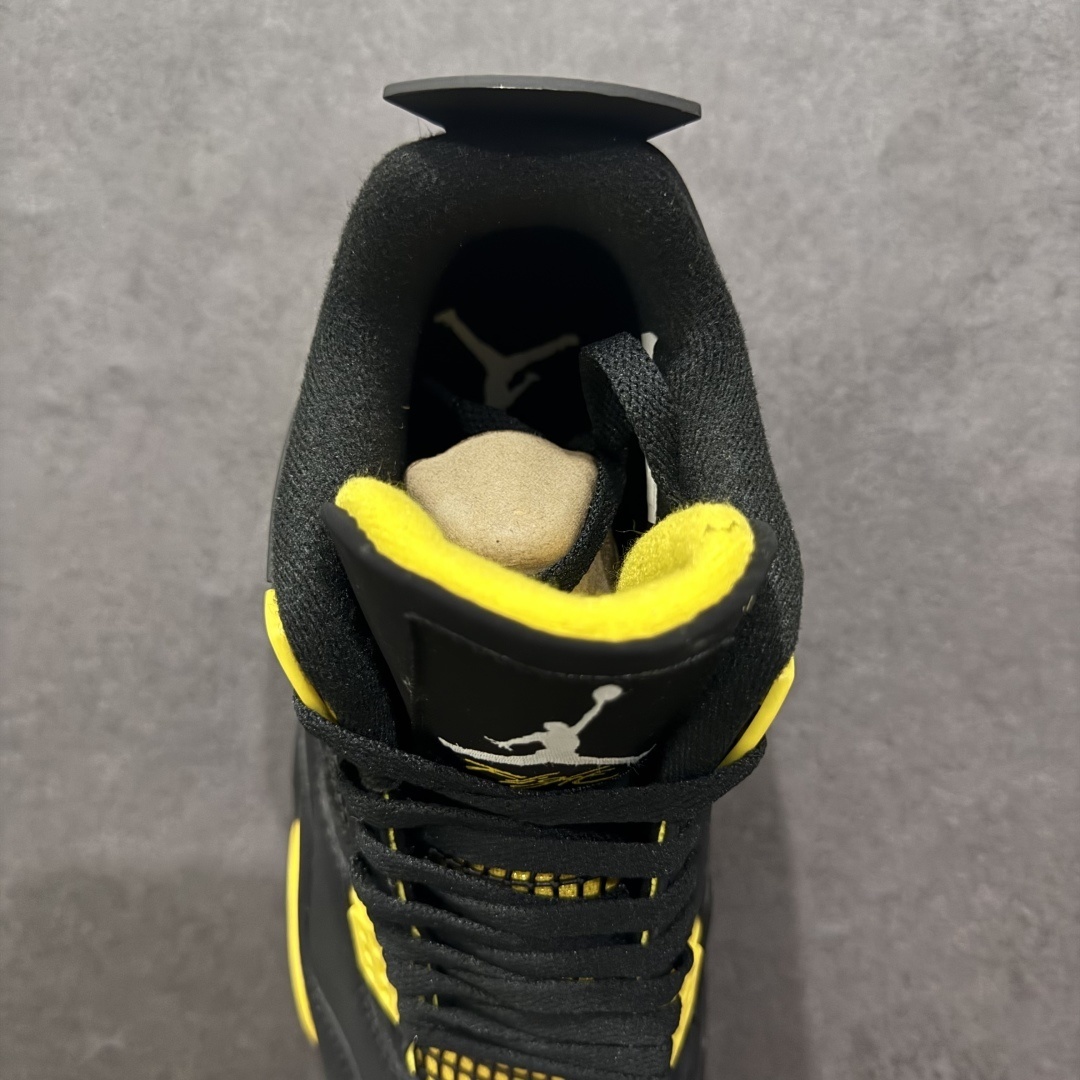Jordan Sneakers SH528193