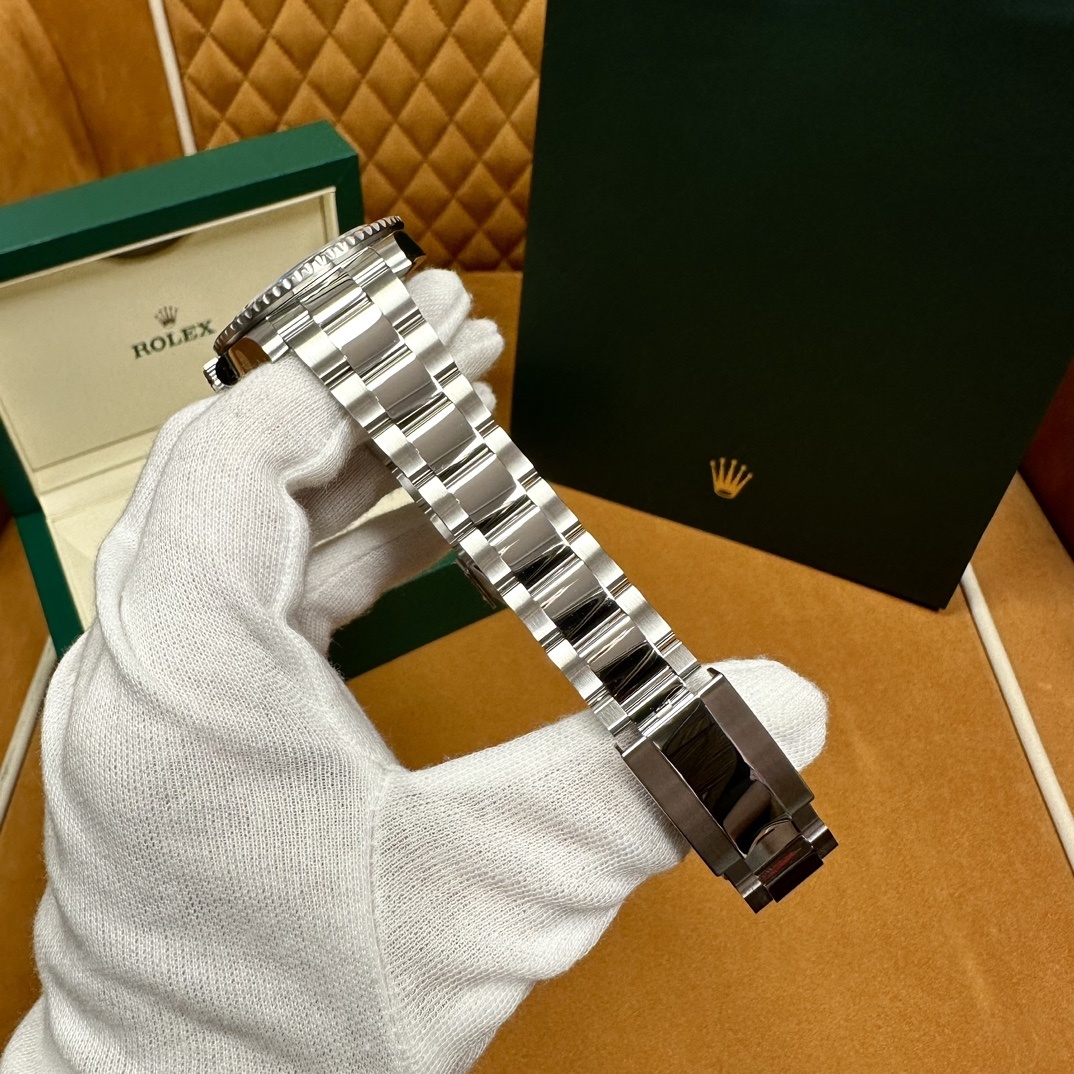 老表 m126710blnr-0003