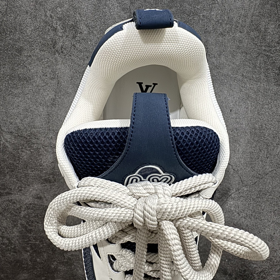 Louis Vuitton Sneakers SH528104