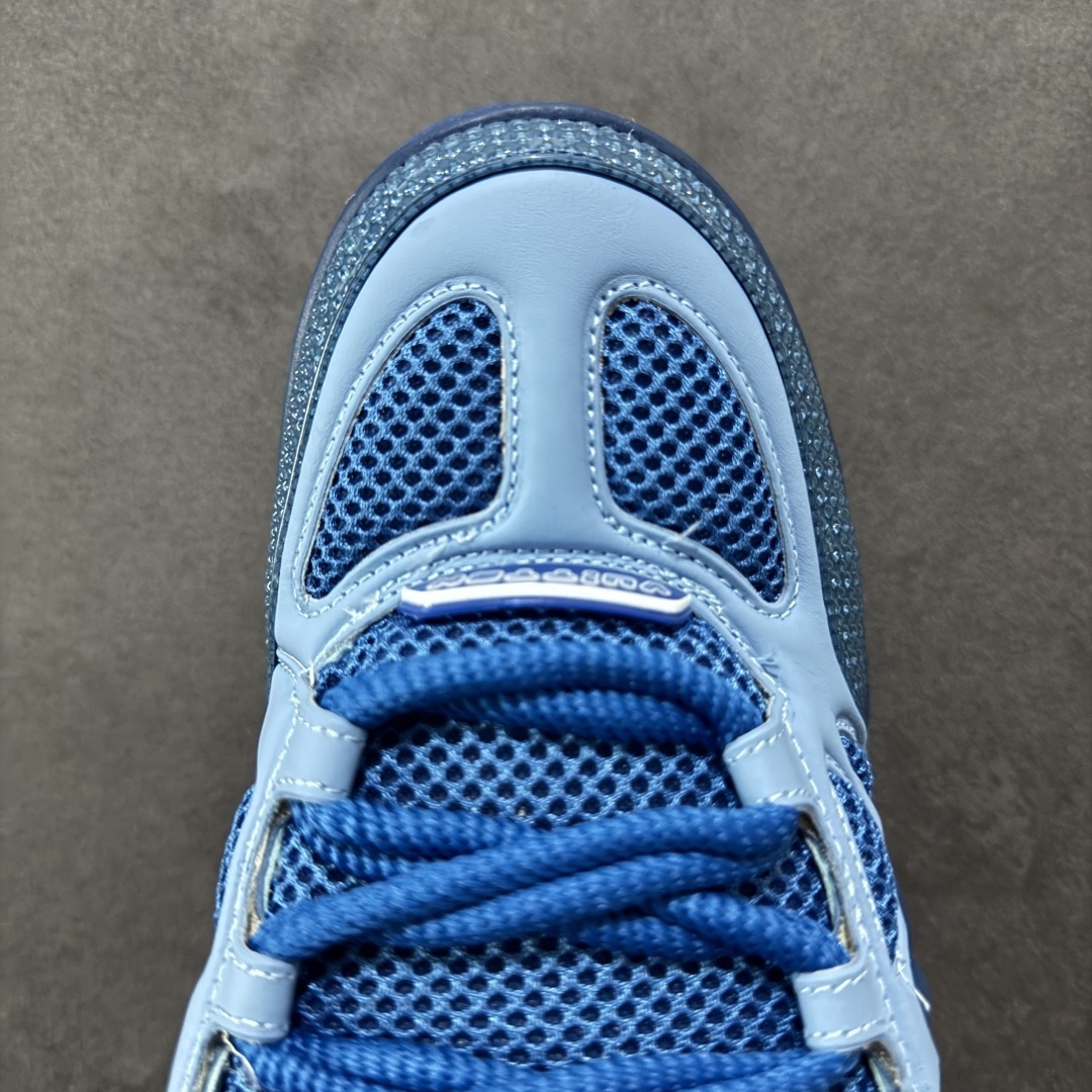 Louis Vuitton Sneakers SH528102