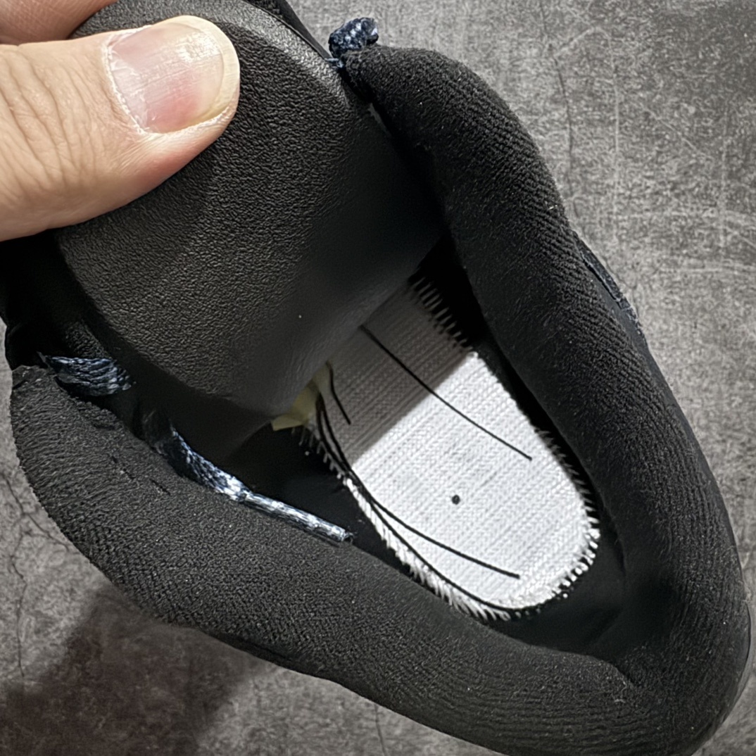 Jordan Sneakers SH528281