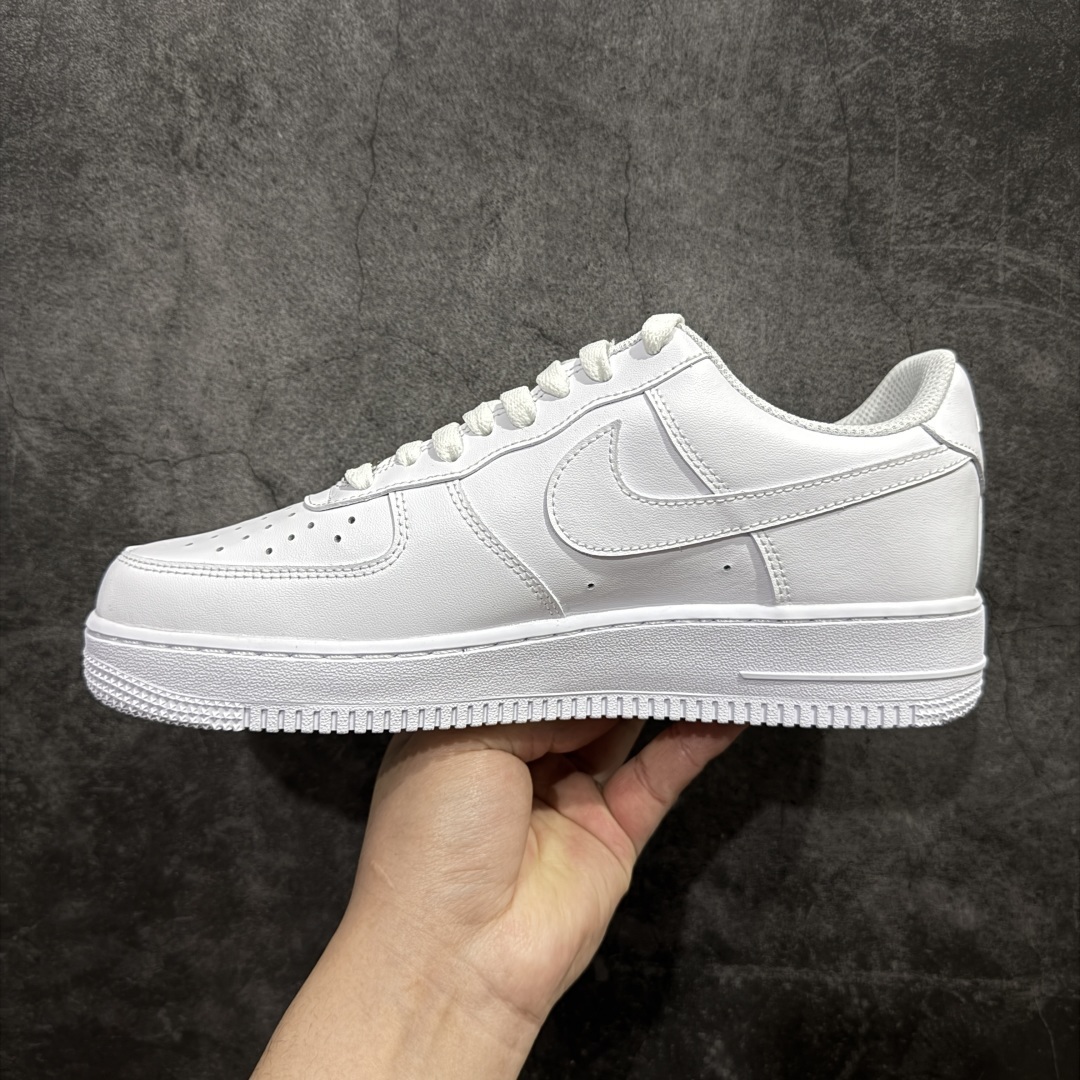 Nike Sneakers T538011