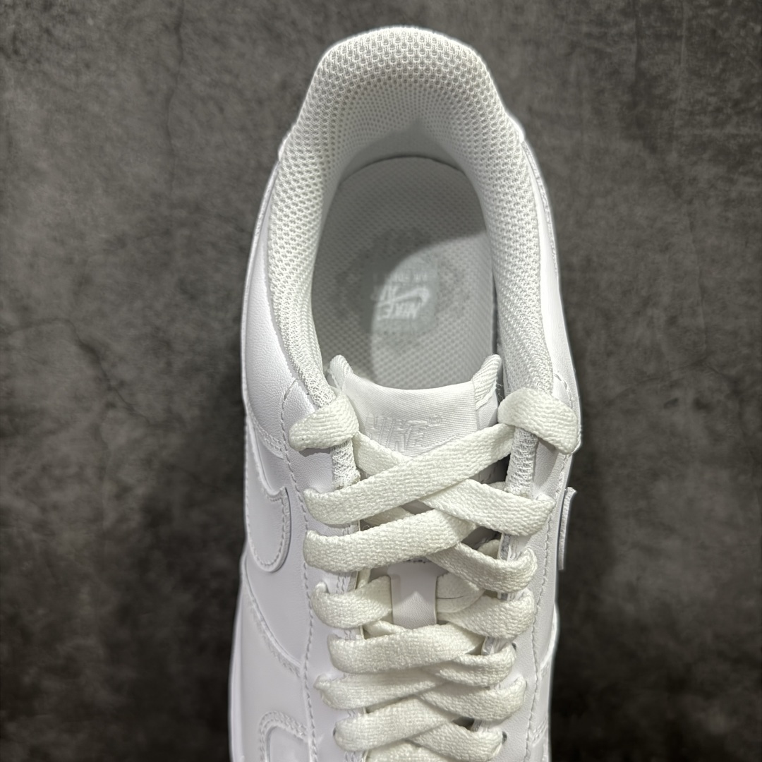 Nike Sneakers T538011