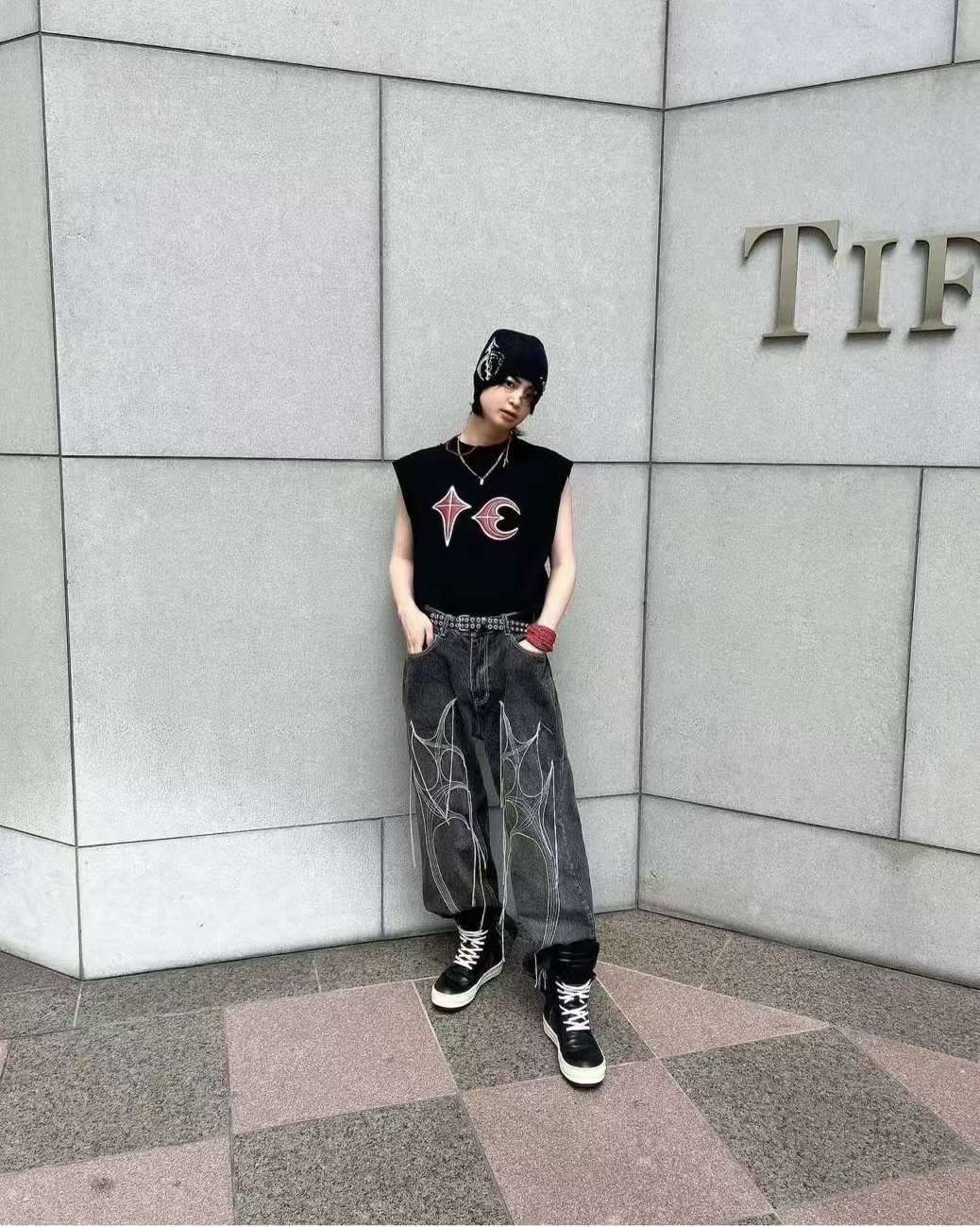 黑色部落树胡须线刺绣中腰牛仔裤 - 踢 528371 (GZ）