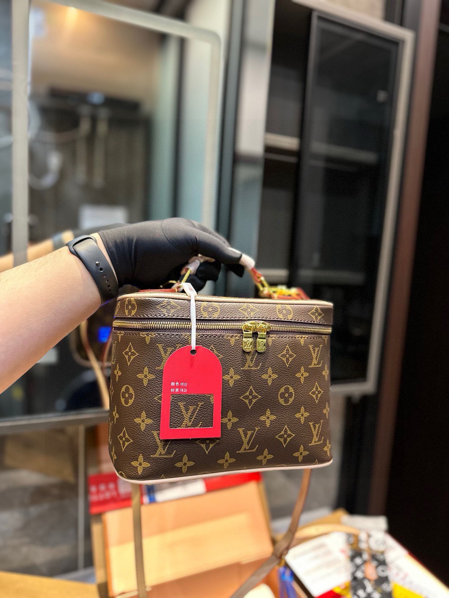 Louis Vuitton Bag BG868006