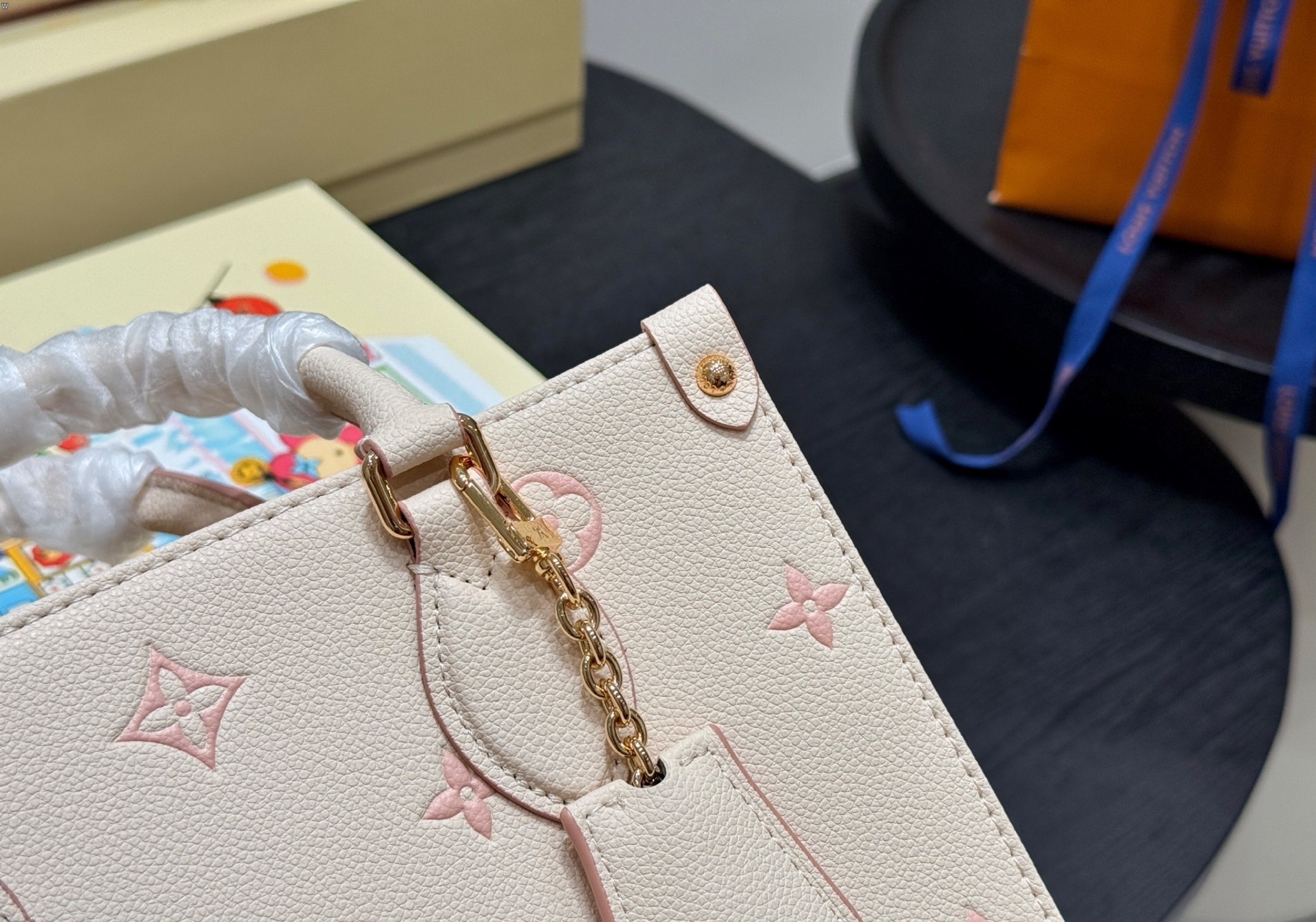 Louis Vuitton Bag BG868019