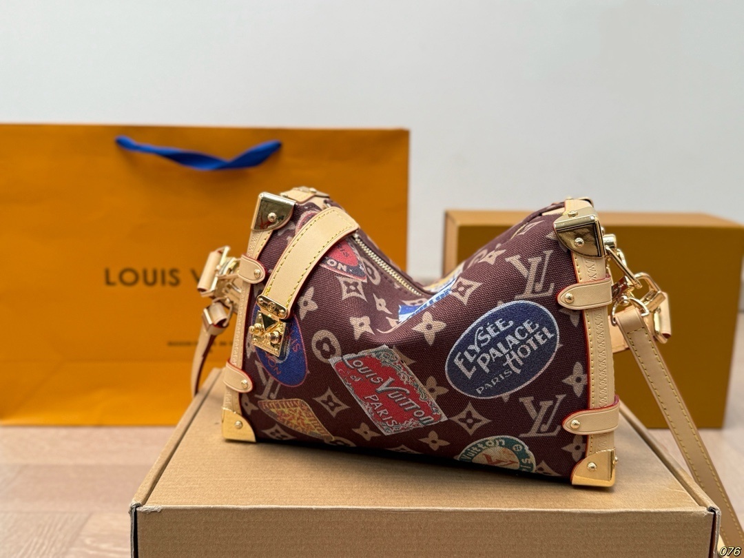 Louis Vuitton Bag BG868023