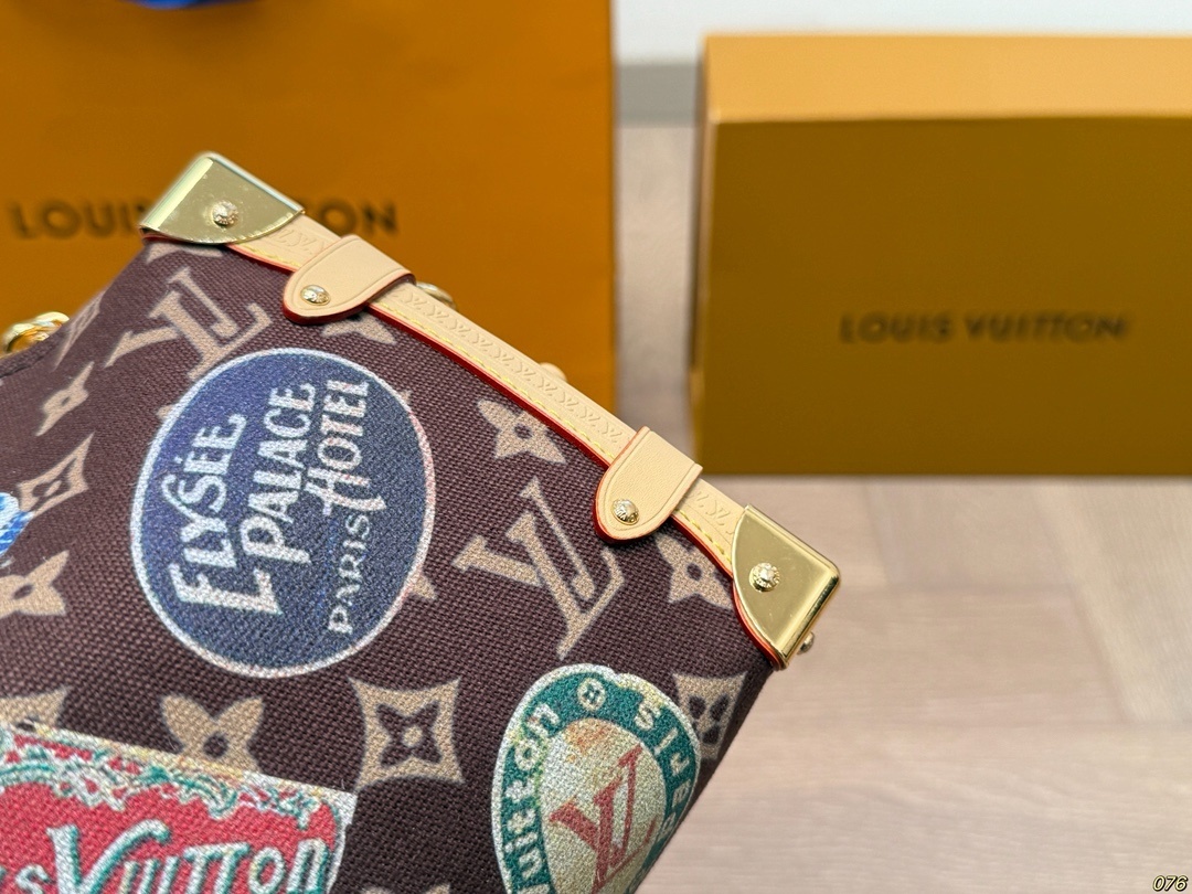 Louis Vuitton Bag BG868023