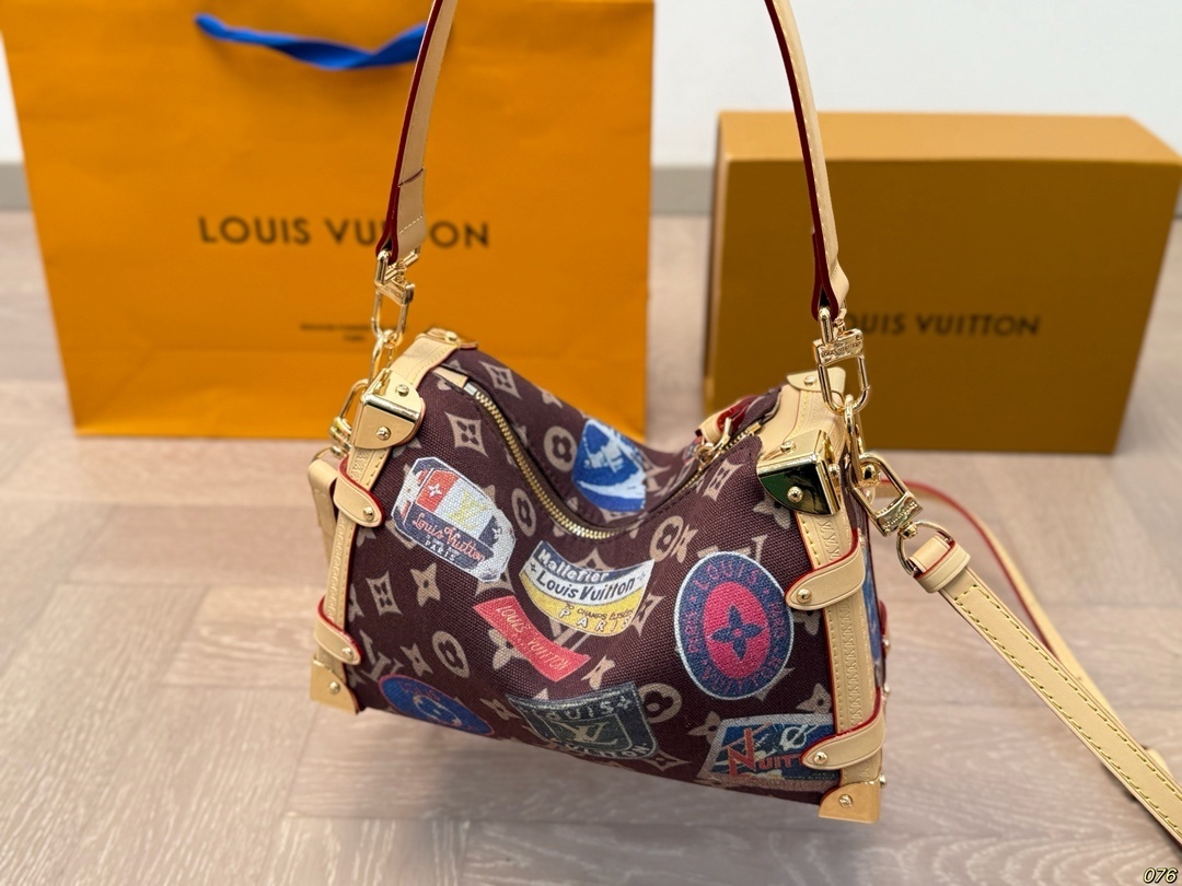 Louis Vuitton Bag BG868023