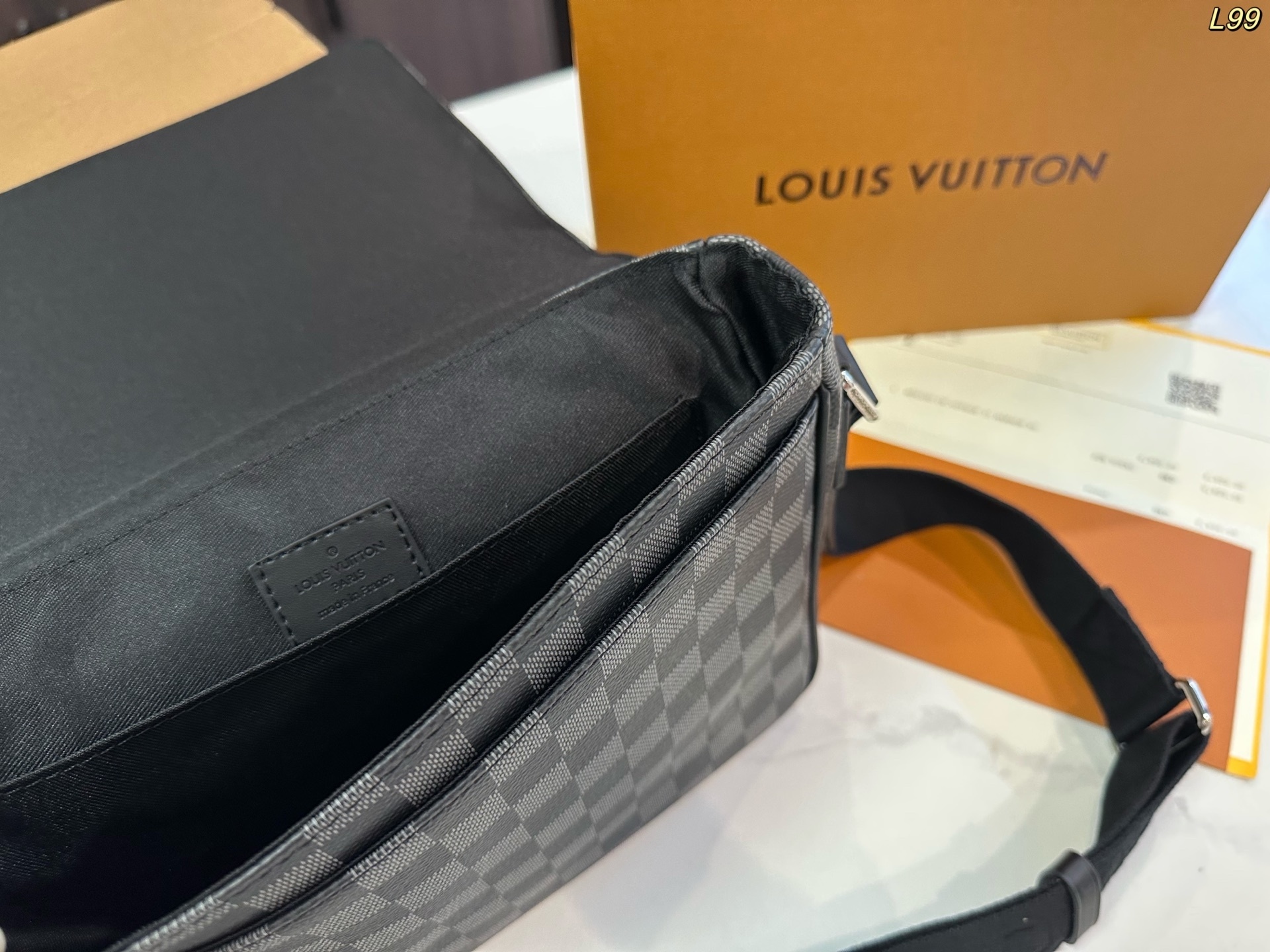 Louis Vuitton Bag BG868043