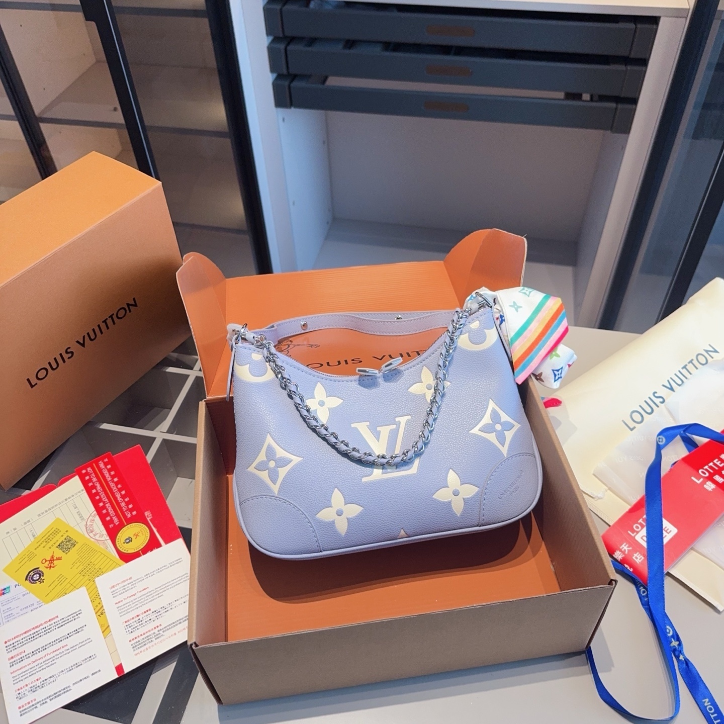 Louis Vuitton Bag BG868008
