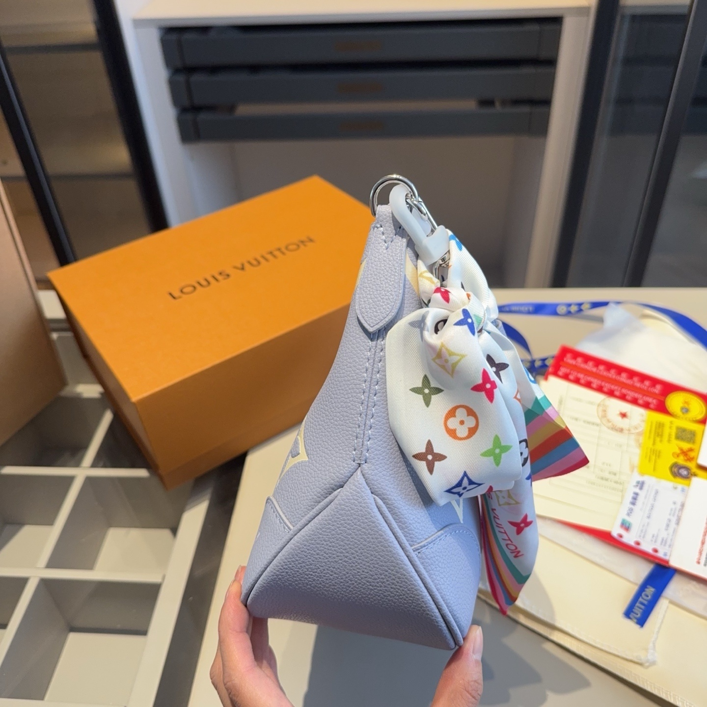 Louis Vuitton Bag BG868008