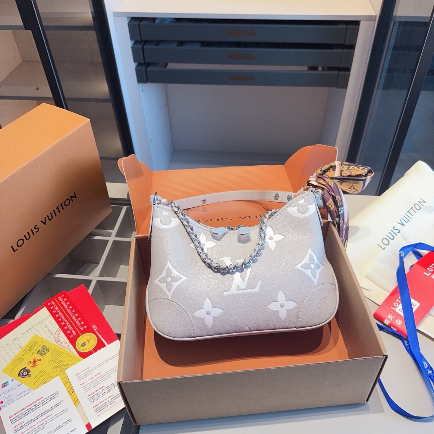 Louis Vuitton Bag BG868008