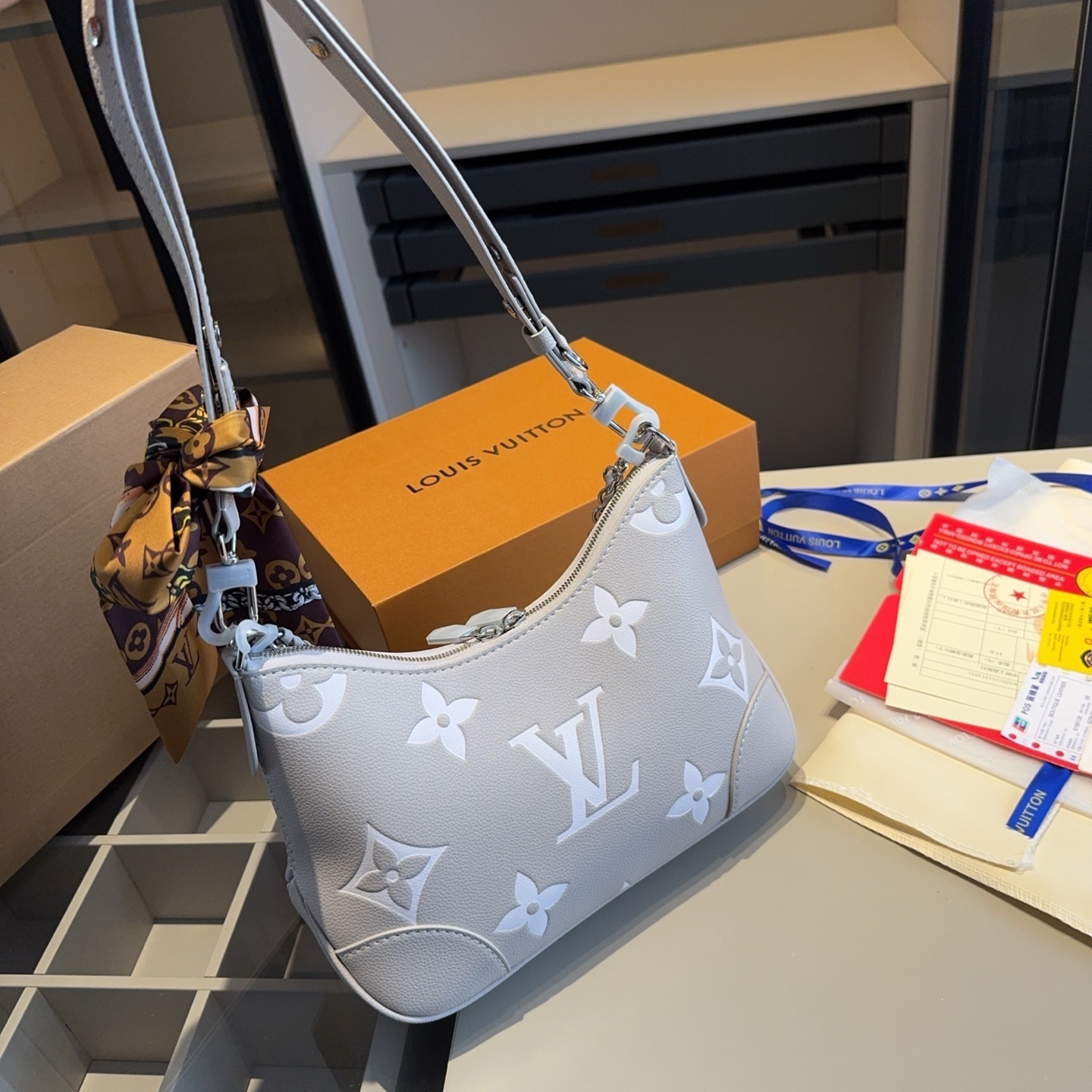 Louis Vuitton Bag BG868008