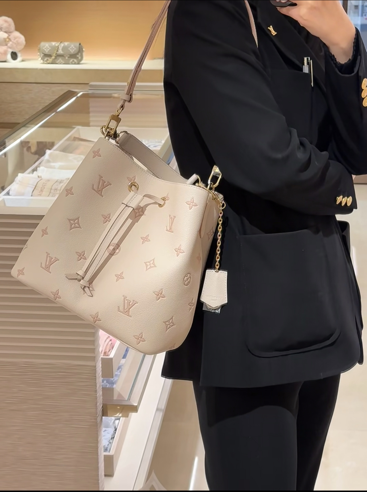 Louis Vuitton Bag BG868022