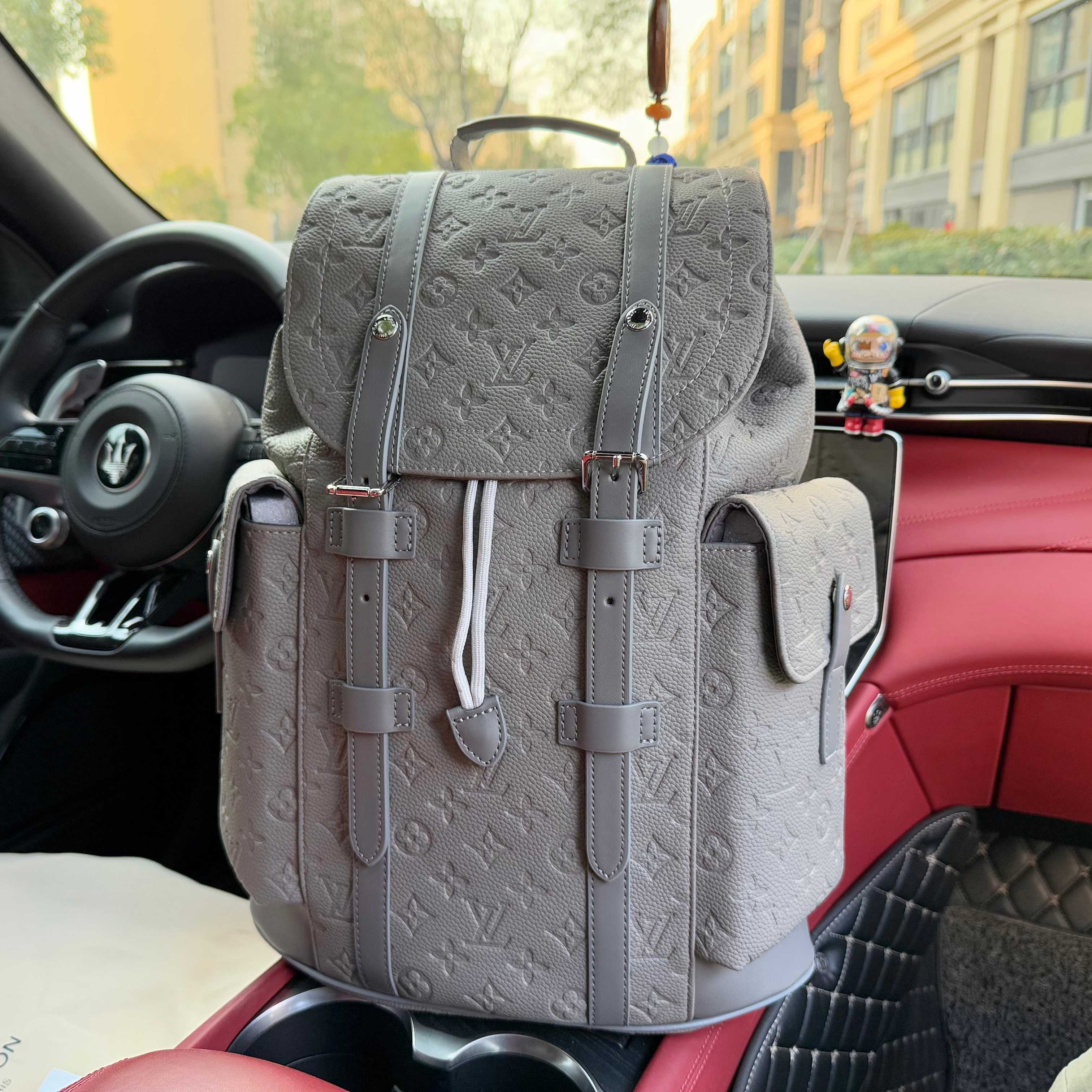 Louis Vuitton Bag BG868029