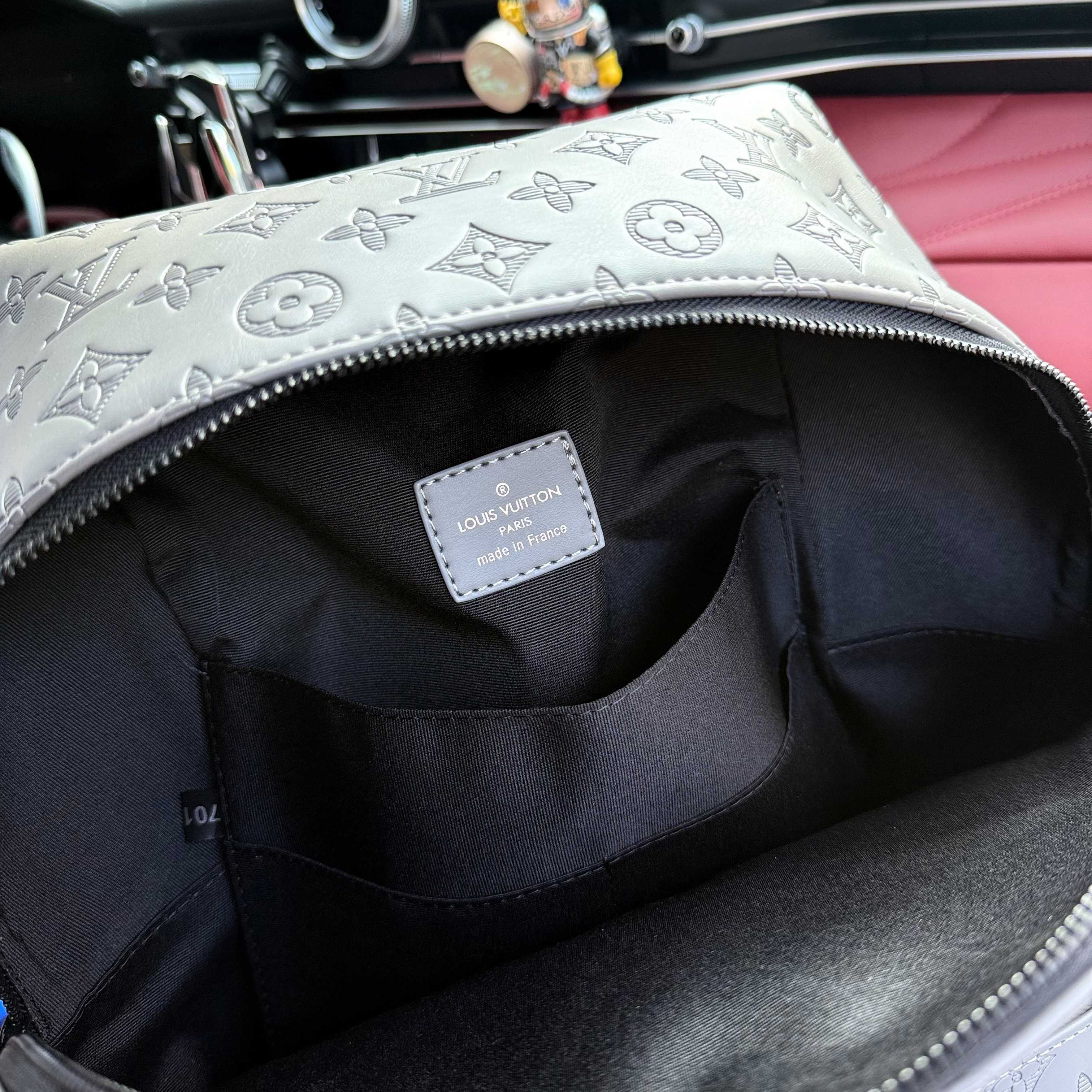 Louis Vuitton Bag BG868026